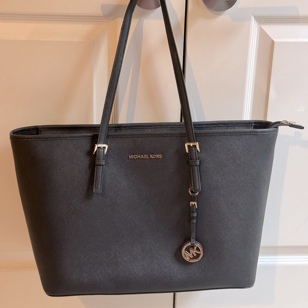Michael Kors computer/organized Tote